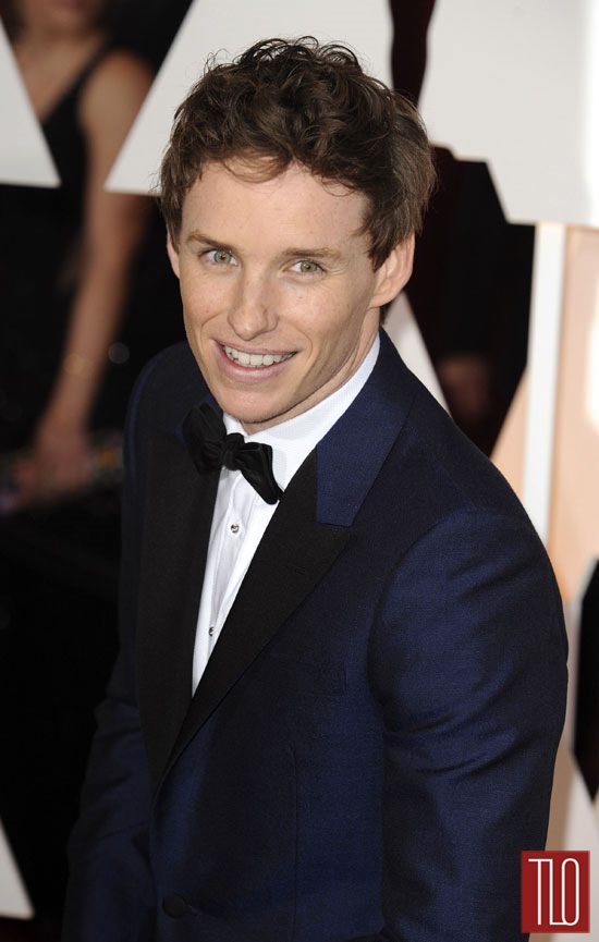 Eddie-Redmayne-Oscars-2015-Awards-Alexander-McQueen-Red-Carpet-Fashion-Tom-Lorenzo-Site-TLO (2)