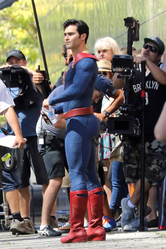 Tyler-Hoechlin-TV-Set-Supergirl-Superman-Costumes-Tom-Lorenzo-Site-5.jpg