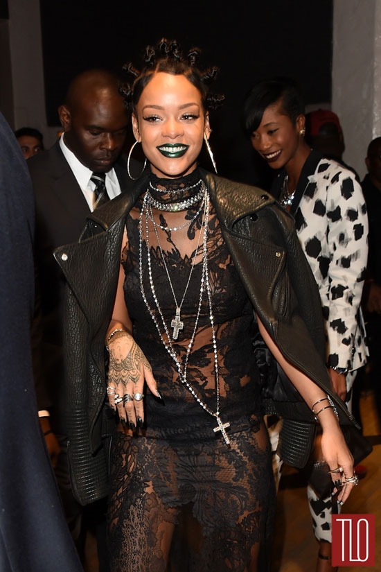 Rihanna-Givenchy-Couture-2014-iHeart-Radio-Music-Awards-Tom-Loenzo-Site-TLO (4)