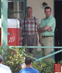 [Spoilerish] Jon Hamm On the Set of 