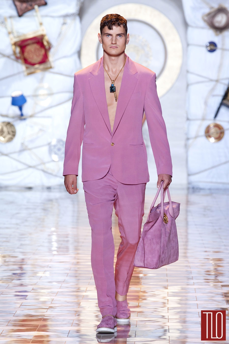Versace-Spring-2015-Menswear-Collection-Milano-Fashion-Week-Tom-Lorenzo-Site-TLO (1)