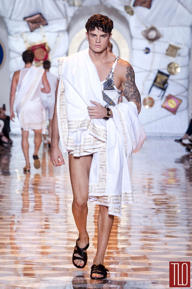 Versace-Spring-2015-Menswear-Collection-Milano-Fashion-Week-Tom-Lorenzo-Site-TLO (15)