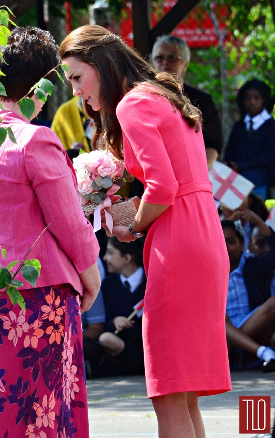Kate-Middleton-Catherine-Duchess-Cambridge-Goat-Blessed-Sacrament-School-Tom-Lorenzo-Site-TLO (6)