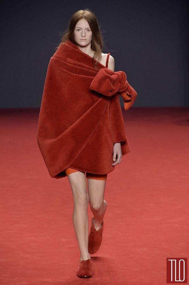 Viktor-Rolf-Fall-2014-Couture-Collection-Tom-Lorenzo-Site-TLO (21)