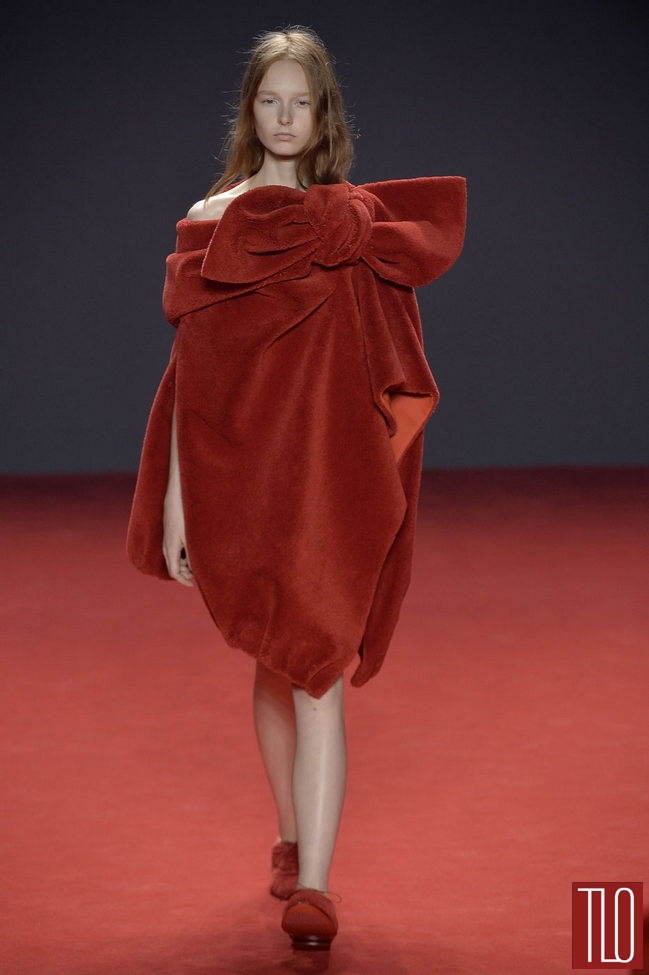 Viktor-Rolf-Fall-2014-Couture-Collection-Tom-Lorenzo-Site-TLO (4)