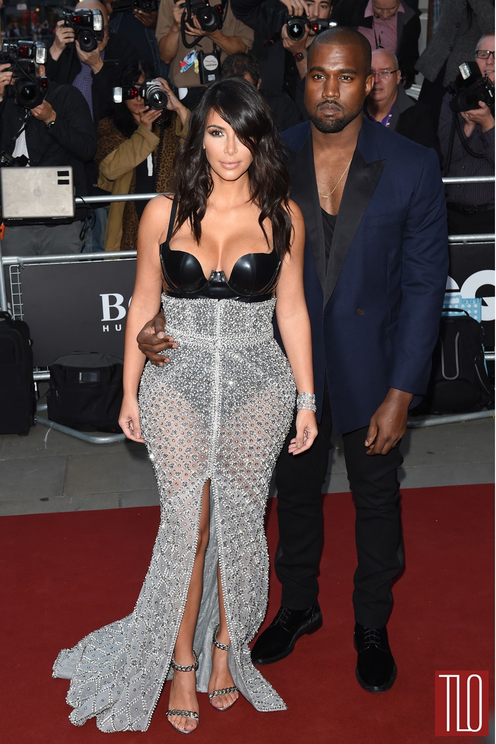 ¿Cuánto mide Kanye West? - Altura - Real height Kim-Kardashian-Kanye-West-GQ-Men-Year-Awards-2014-Ralph-Russo-Red-Carpet-Tom-Lorenzo-Site-TLO-1
