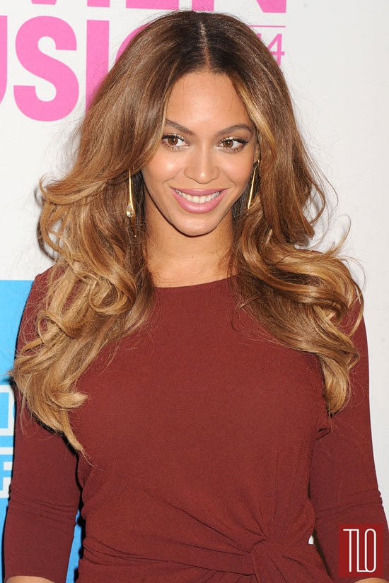Beyonce-2014-Billboard-Women-Music-Luncheon-Red-Carpet-Fashion-Haute-Hippie-Gucci-Tom-Lorenzo-Site-TLO (4)