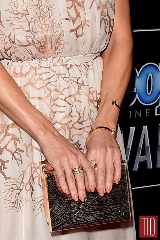 Kate-Hudson-2014-People-Magazine-Awards-Red-Carpet-Fashion-Valentino-Tom-Lorenzo-Site-TLO__6_