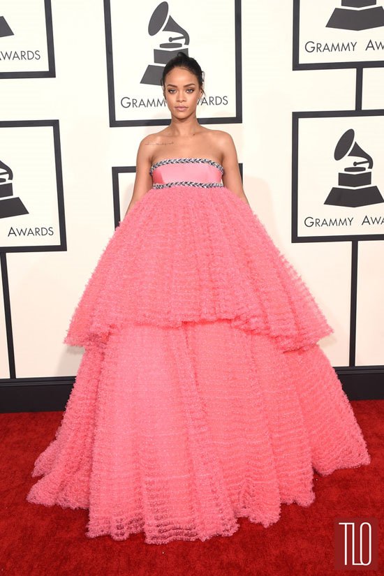 Rihanna-2015-Grammy-Awards-Red-Carpet-Fashion-Giambattista-Valli-Couture-Tom-Lorenzo-Site-TLO (2)