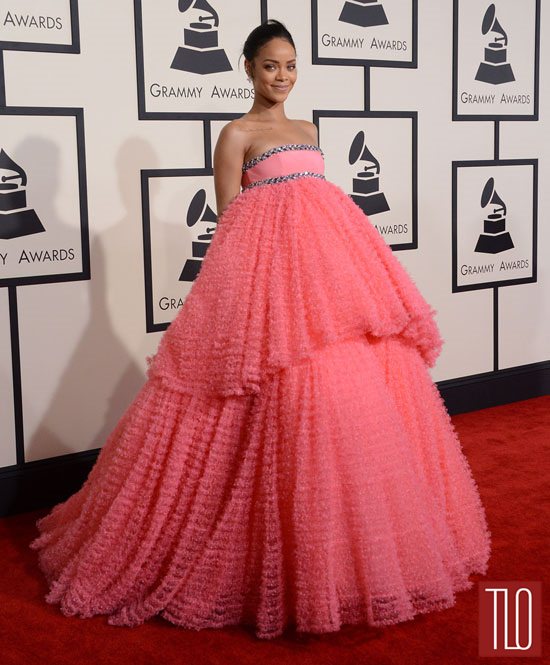 Rihanna-2015-Grammy-Awards-Red-Carpet-Fashion-Giambattista-Valli-Couture-Tom-Lorenzo-Site-TLO (8)