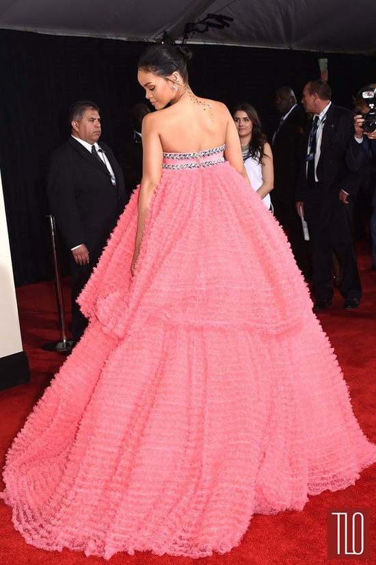 Rihanna-2015-Grammy-Awards-Red-Carpet-Fashion-Giambattista-Valli-Couture-Tom-Lorenzo-Site-TLO (9)