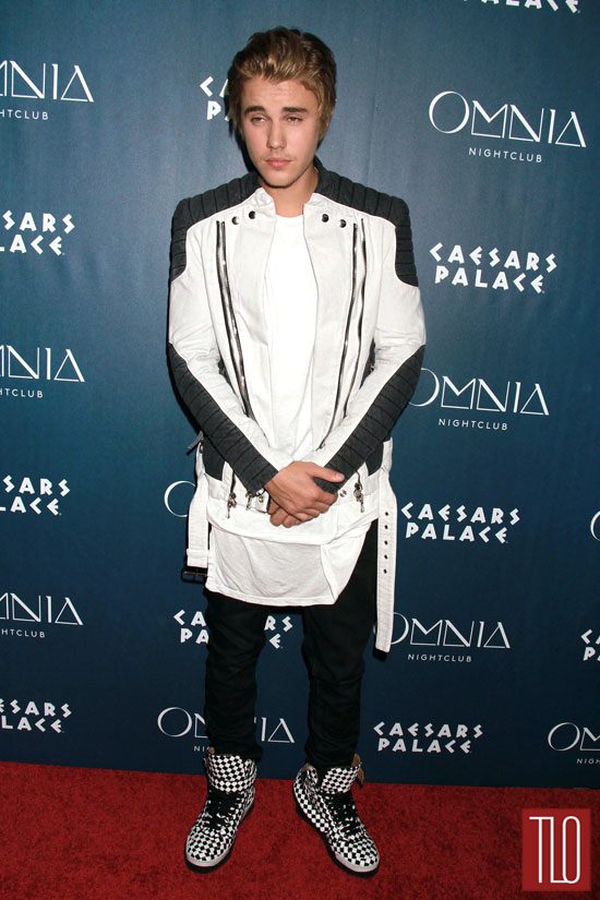 Justin-Bieber-21st-Birthday-Omnia-Nightclub-Caesar-Palace-Hotel-Red-Carept-Fashion-Tom-Lorenzo-Site-TLO (5)