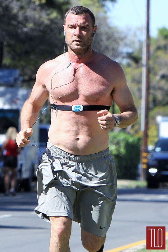 Liev Schreiber Goes for a Morning Run in Brentwood.