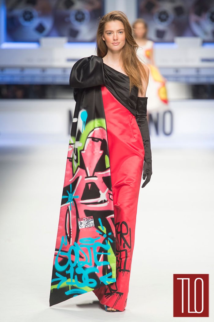 Moschino-Fall-2015-Collection-Milan-Fashion-Week-Runway-Tom-Lorenzo-Site-TLO (15)