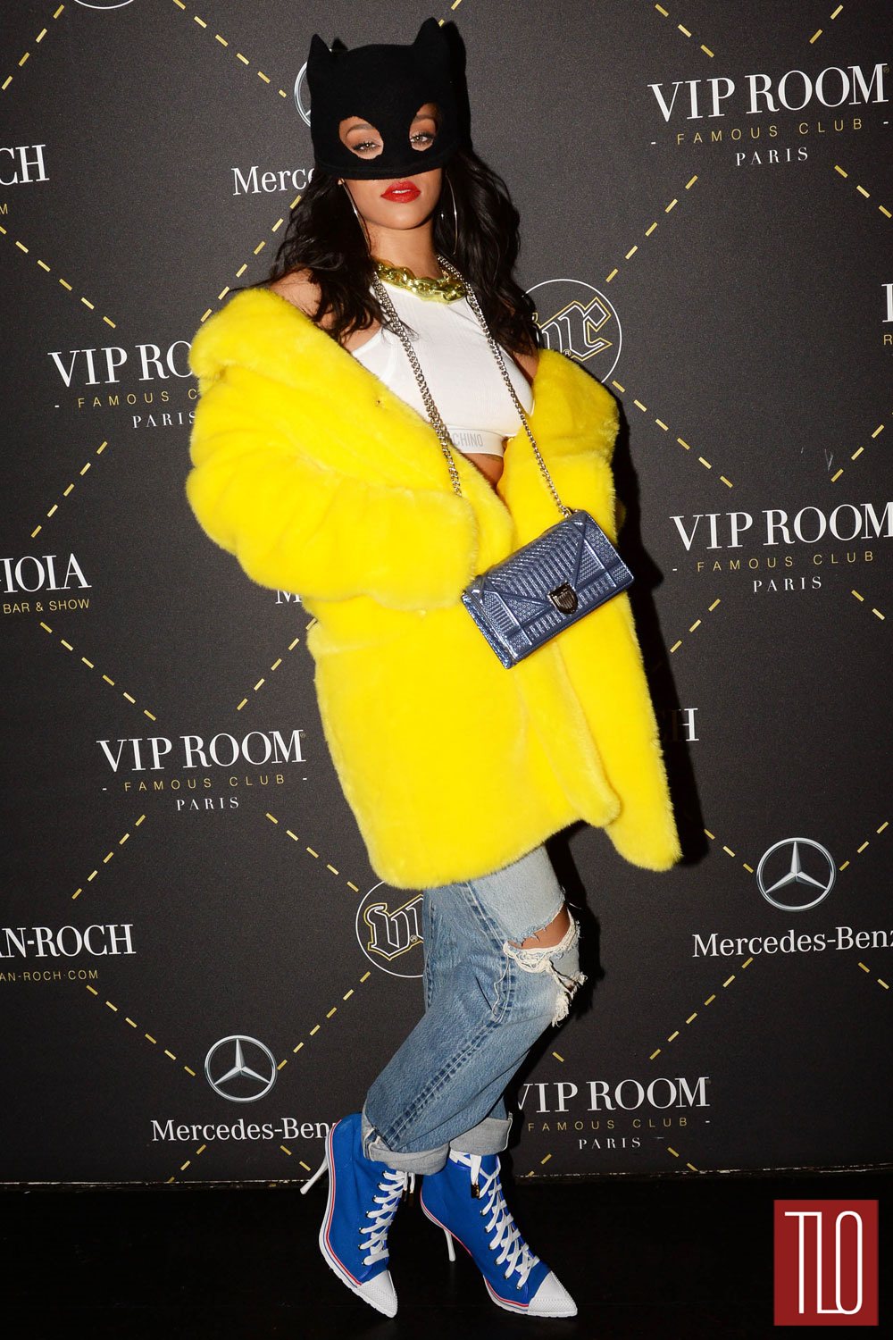 Rihanna-Moschino-Paris-Paris-Fashion-Week-Red-Carpet-Tom-Lorenzo-Site-TLO (1)