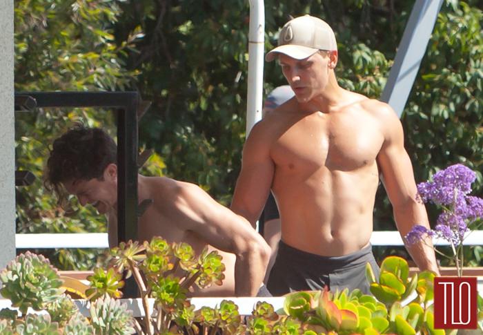 Orlando-Bloom-Works-Out-Shirtless-Los-Angeles-Tom-Lorenzo-Site-TLO (2)