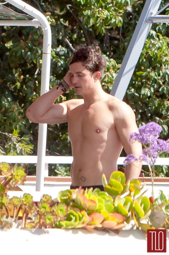 Orlando-Bloom-Works-Out-Shirtless-Los-Angeles-Tom-Lorenzo-Site-TLO (4)
