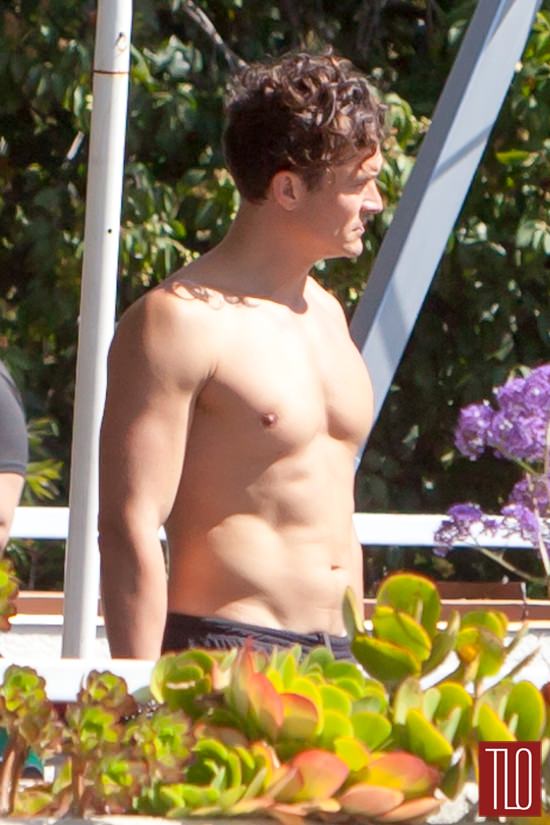 Orlando-Bloom-Works-Out-Shirtless-Los-Angeles-Tom-Lorenzo-Site-TLO (6)
