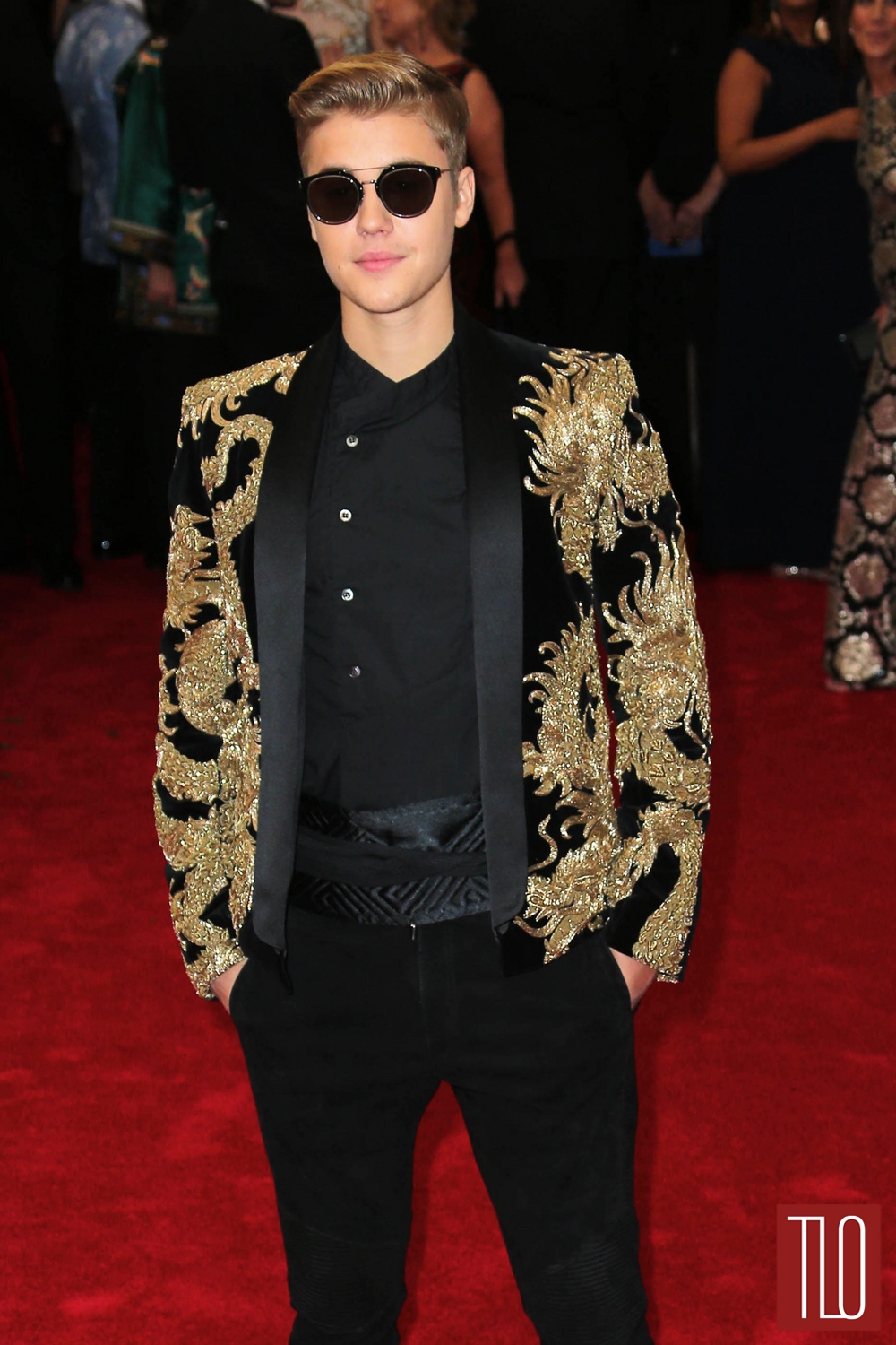 Justin-Bieber-Met-Gala-2015-Red-Carpet-Fashion-Balmain-Tom-Lorenzo-Site-TLO (1)