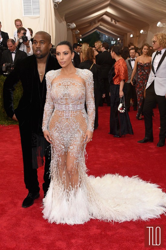 Kim-Kardashia-Kanye-West-Met-Gala-2015-Red-Carpet-Fashion-Givenchy-Couture-Tom-Lorenzo-Site-TLO (2)