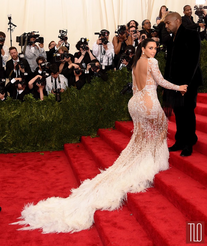 Kim-Kardashia-Kanye-West-Met-Gala-2015-Red-Carpet-Fashion-Givenchy-Couture-Tom-Lorenzo-Site-TLO (7)