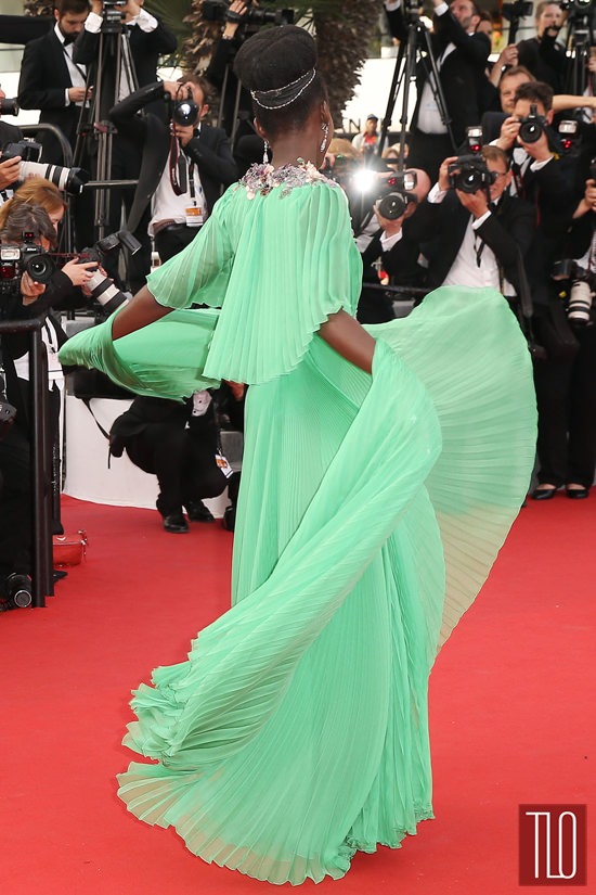 Lupita-Nyongo-Cannes-2015-Opening-Ceremony-La-Tete-Haute-Standing-Tall-Premiere-Red-Carpet-Fashion-Gucci-Tom-Lorenzo-Site-TLO (5)