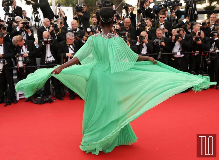 Lupita-Nyongo-Cannes-2015-Opening-Ceremony-La-Tete-Haute-Standing-Tall-Premiere-Red-Carpet-Fashion-Gucci-Tom-Lorenzo-Site-TLO (7)