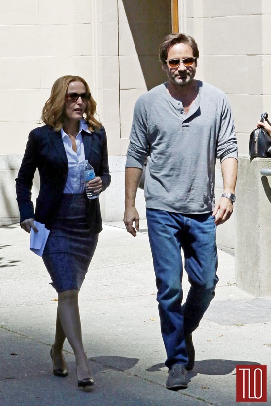 Gillian-Anderson-David-Duchovny-On-Set-TV-Series-The-X-Files-Tom-Lorenzo-Site-TLO (4)