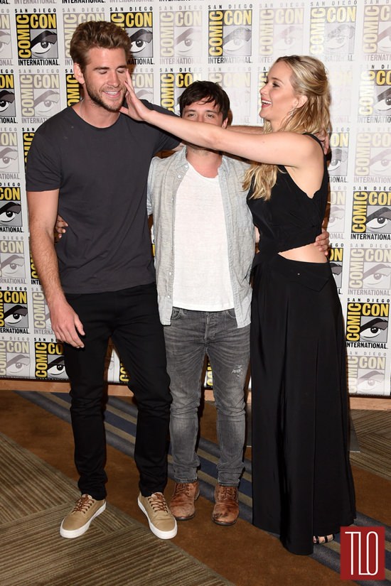 Liam-Hemsworth-Josh-Hutcherson-Jennifer-Lopez-The-Hunger-Games-Panel-Comic-Con-2015-Tom-Lorenzo-Site-TLO (9)