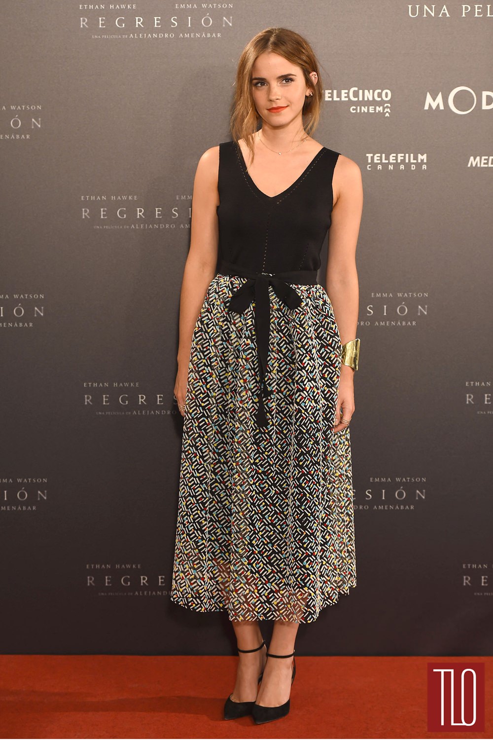 Emma-Watson-Regression-Madrid-Photocall-Red-Carpet-Fashion-Christopher-Kane-Tom-Lorenzo-Site-TLO (1)