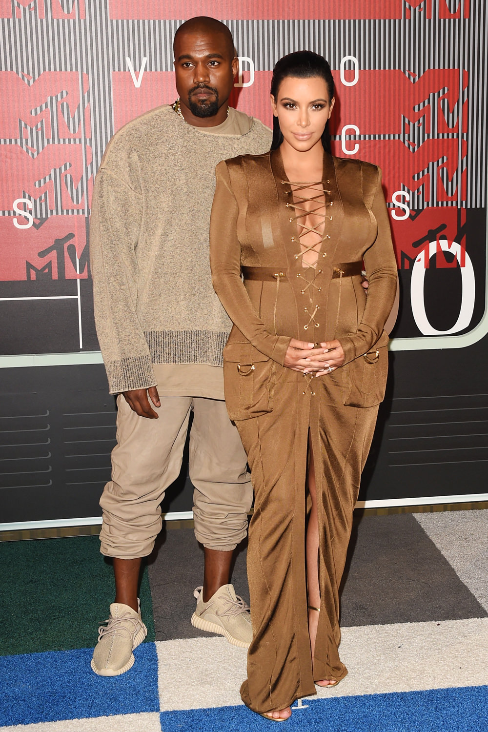 Kim-Kardashian-Kanye-West-2015-MTV-Music-Video-Awards-Red-Carpet-Fashion-Balmain-Tom-Lorenzo-Site-TLO (1)