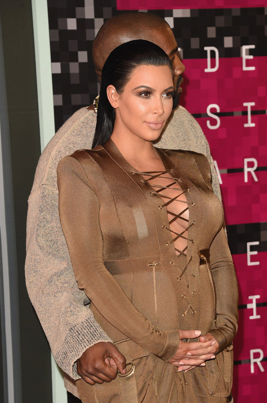 Kim-Kardashian-Kanye-West-2015-MTV-Music-Video-Awards-Red-Carpet-Fashion-Balmain-Tom-Lorenzo-Site-TLO (2)