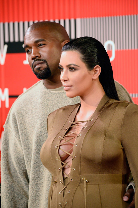 Kim-Kardashian-Kanye-West-2015-MTV-Music-Video-Awards-Red-Carpet-Fashion-Balmain-Tom-Lorenzo-Site-TLO (6)