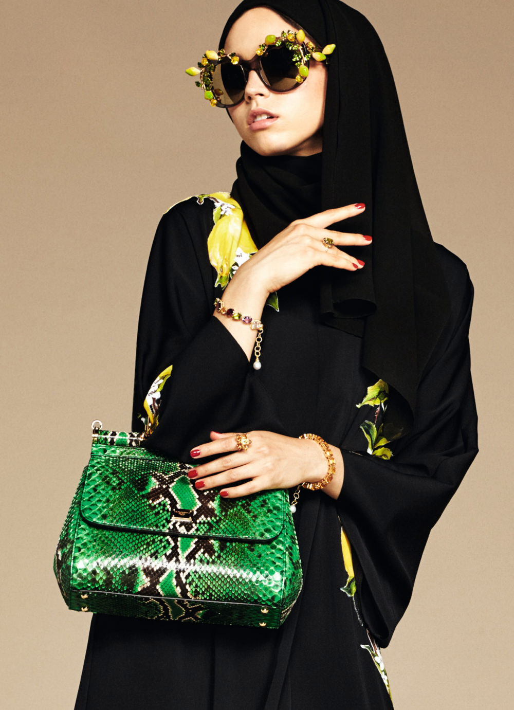 Dolce-Gabbana-Hijab-Abaya-Collection-Fashion-Tom-Lorenzo-Site (1)