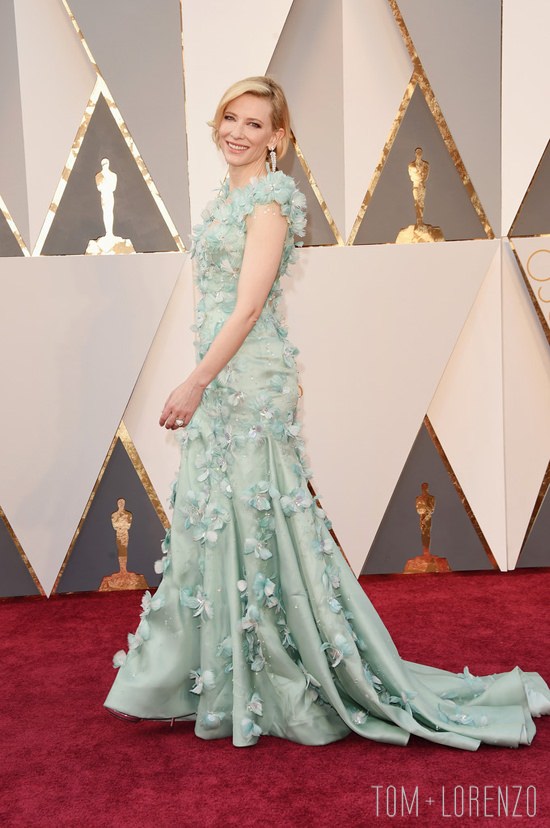 Cate-Blanchett-Oscars-2016-Red-Carpet-Fashion-Armani-Prive-Tom-Lorenzo-Site-TLO (7)
