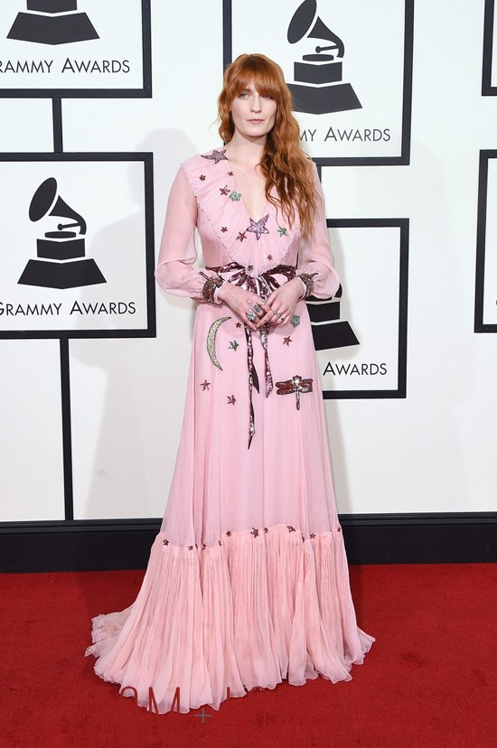 Florence-Welch-Grammy-Awards-2016-Red-Carpet-Fashion-Gucci-Tom-Lorenzo-Site (2)