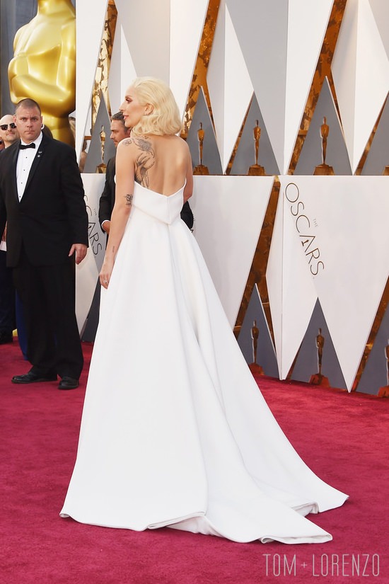 Lady-Gaga-Oscars-2016-Red-Carpet-Fashion-Brandon-Maxwell-Tom-Lorenzo-Site (10)