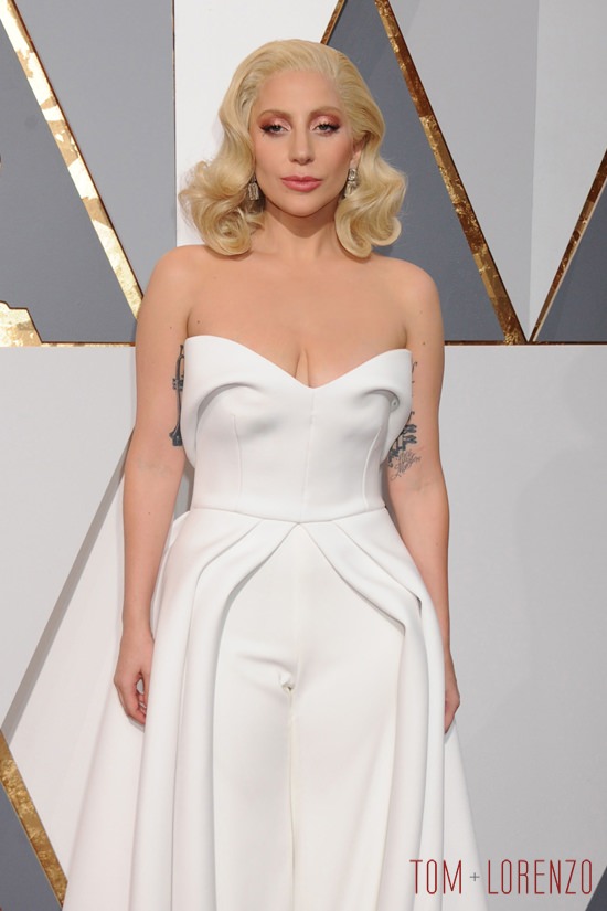 Lady-Gaga-Oscars-2016-Red-Carpet-Fashion-Brandon-Maxwell-Tom-Lorenzo-Site (6)