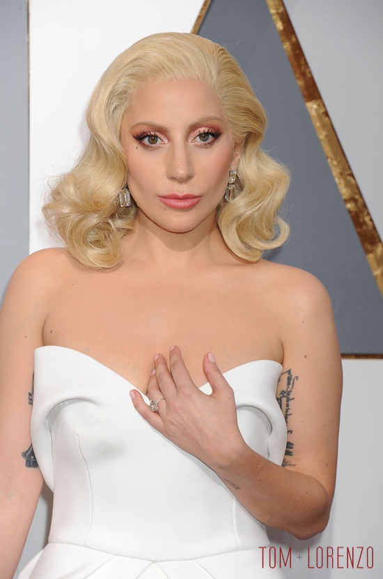 Lady-Gaga-Oscars-2016-Red-Carpet-Fashion-Brandon-Maxwell-Tom-Lorenzo-Site (7)