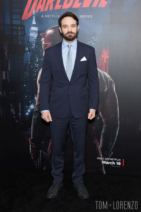 Charlie-Cox-Daredevil-TV-Series-Premiere-Red-Carpet-Fashion-Tom-Lorenzo-Site (5)