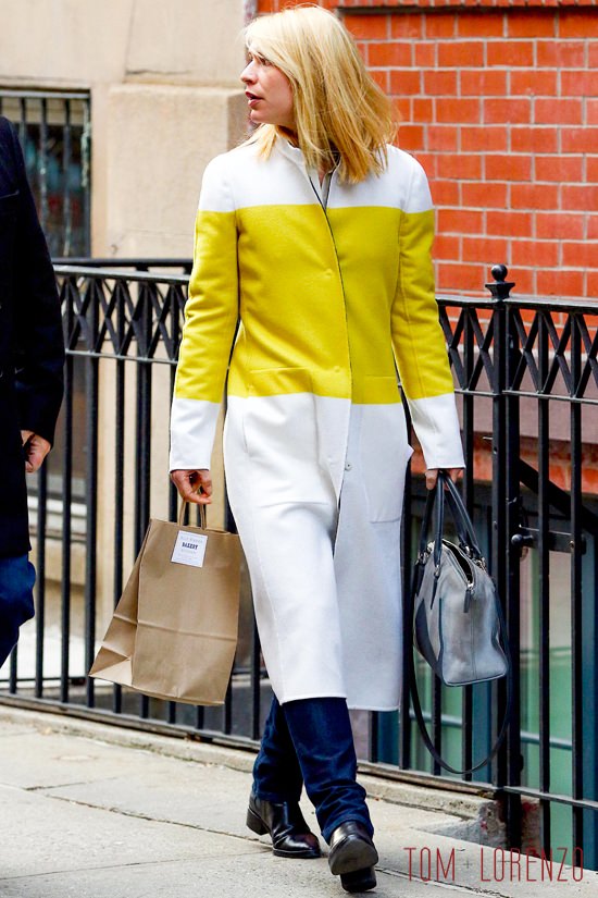 Claire-Danes-GOTS-Street-Style-GVNYC-Narciso-Rodriguez-Tom-Lorenzo-Site (5)