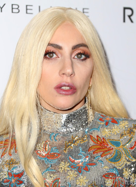 Lady-Gaga-Daily-Front-Row-Fashion-Los-Angeles-Awards-2016-Red-Carpet-Saint-Laurent-Tom-Lorenzo-Site (6)