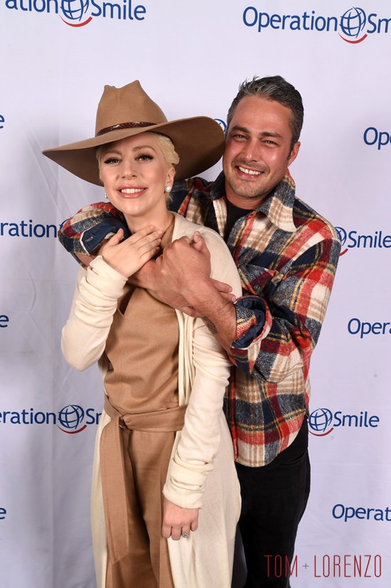 Lady-Gaga-Taylor-Kinney-Celebrity-Ski-Smile-Challenge-Ecent-Red-Carpet-Fashion-Max-Mara-Tom-Lorenzo-Site (4)