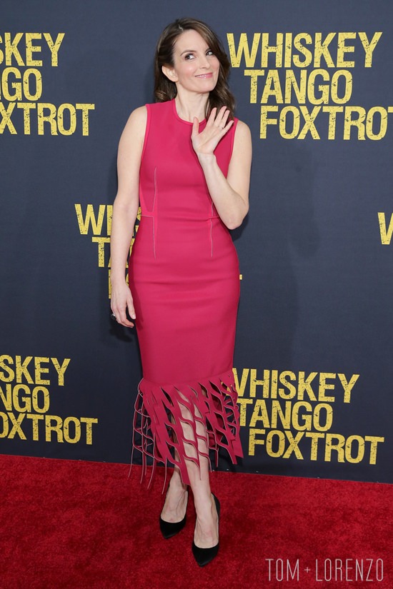 Tina-Fey-Whiskey-Tango-Foxtrot-Movie-Premiere-Red-Carpet-Fashion-Dion-Lee-Tom-Loenzo-Site (2)