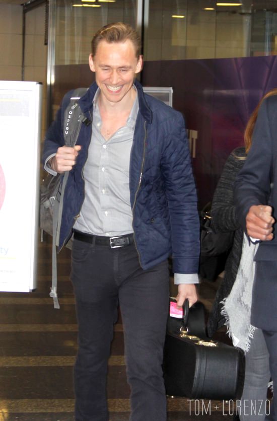 Tom Hiddleston at Reagan National Airport | Tom + Lorenzo