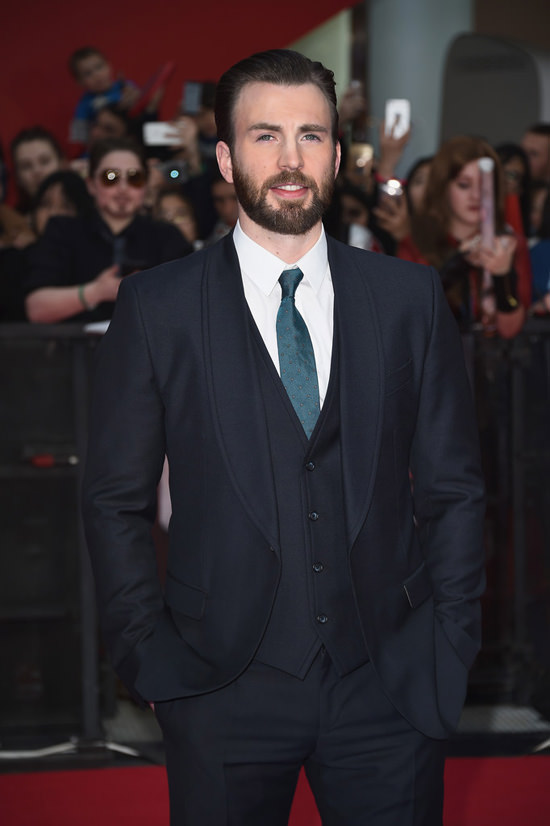 Chris-Evans-Captain-America-Civil-War-UK-Premiere-Red-Carpet-Fashion-Tom-Lorenzo-Site (3)