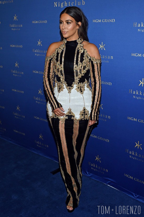 Kim-Kardashian-Hakkasan-Las-vegas-Nightclub-Anniversary-Red-Carpet-Fashion-Balmain-Tom-Lorenzo-Site (8)