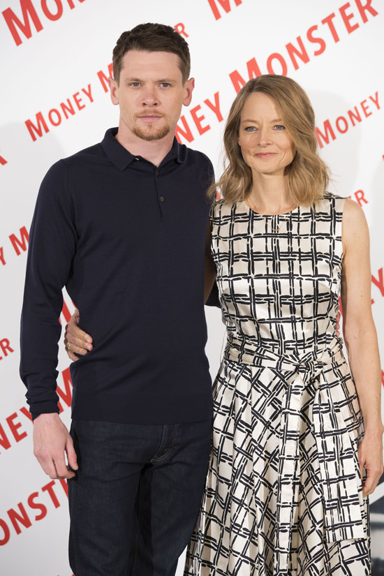 Jack-O-Connell-Jodie-Foster-Money-Monster-Madrid-Photocall-Red-Carpet-Fashion-Joise-Natori-Tom-Lorenzo-Site (6)