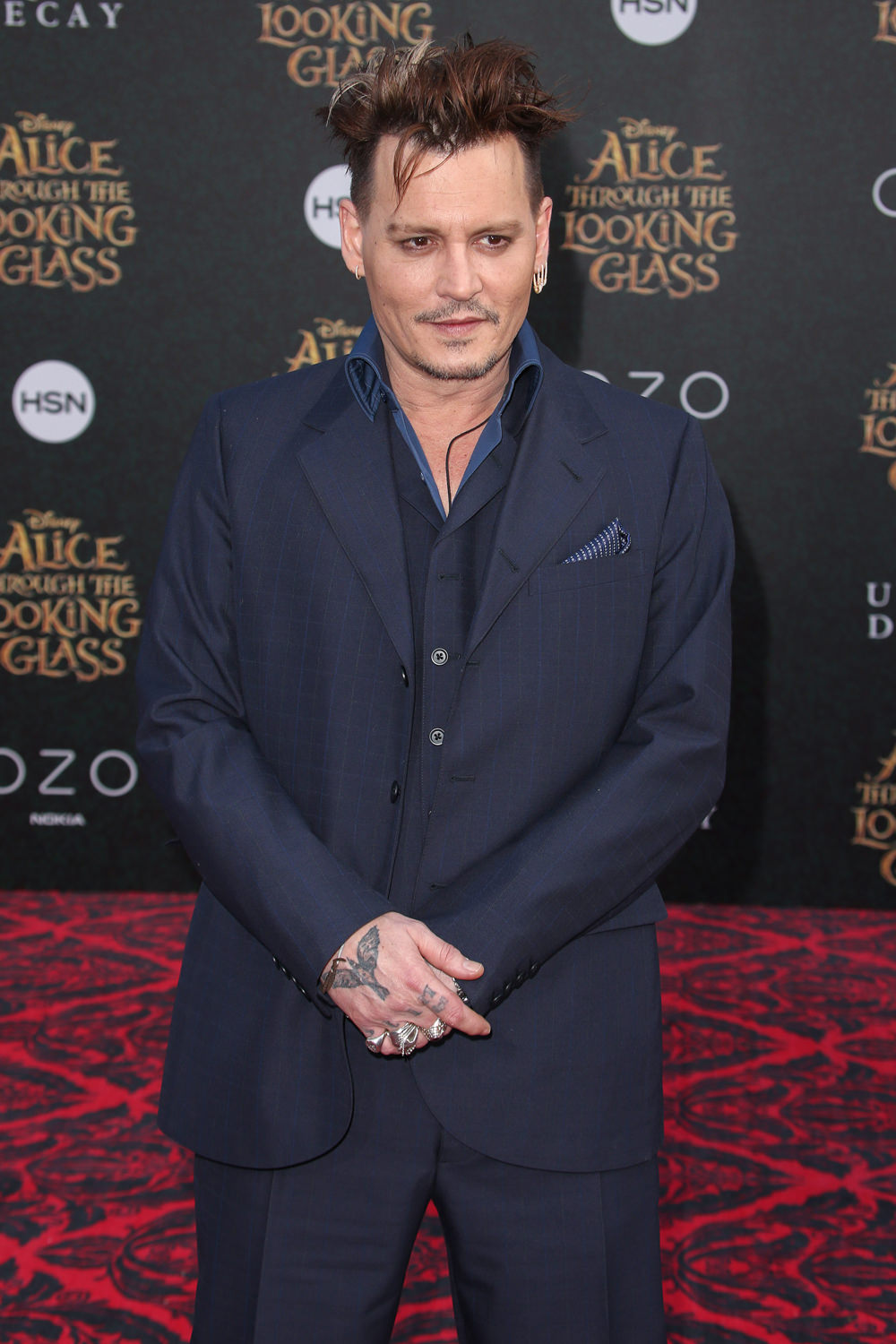 Johnny-Depp-Alice-Through-The-Looking-Glass-Red-Carpet-Fashion-Tom-Lorenzo-Site (1)