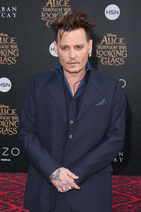 Johnny-Depp-Alice-Through-The-Looking-Glass-Red-Carpet-Fashion-Tom-Lorenzo-Site (4)